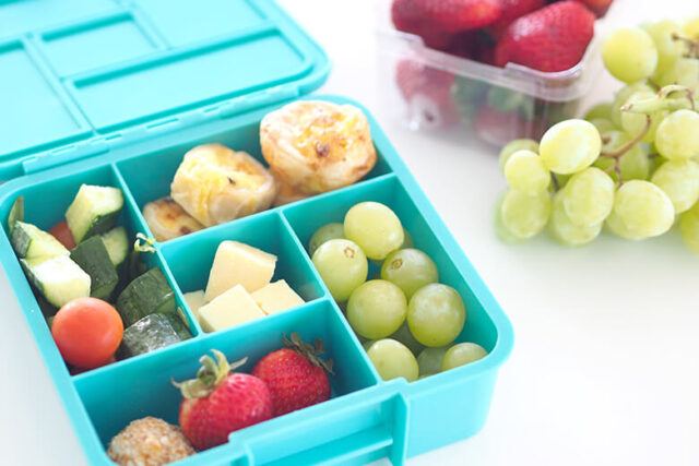 lunchbox with grapes